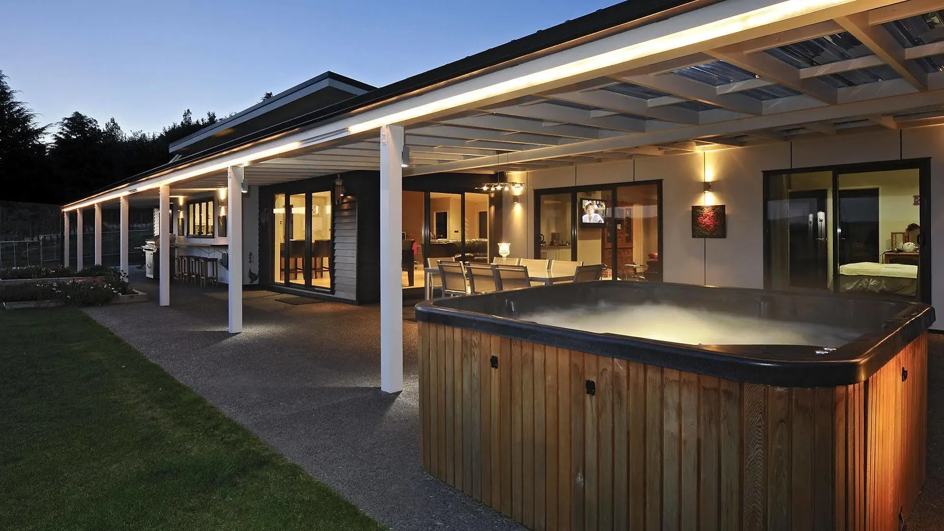 City Lights Boutique Lodge Rotorua Bed & Breakfast